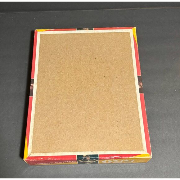 Golden Spotlight Marilyn Monroe 550‑Piece Vintage Jigsaw Puzzle #5291 – New - Picture 2 of 2